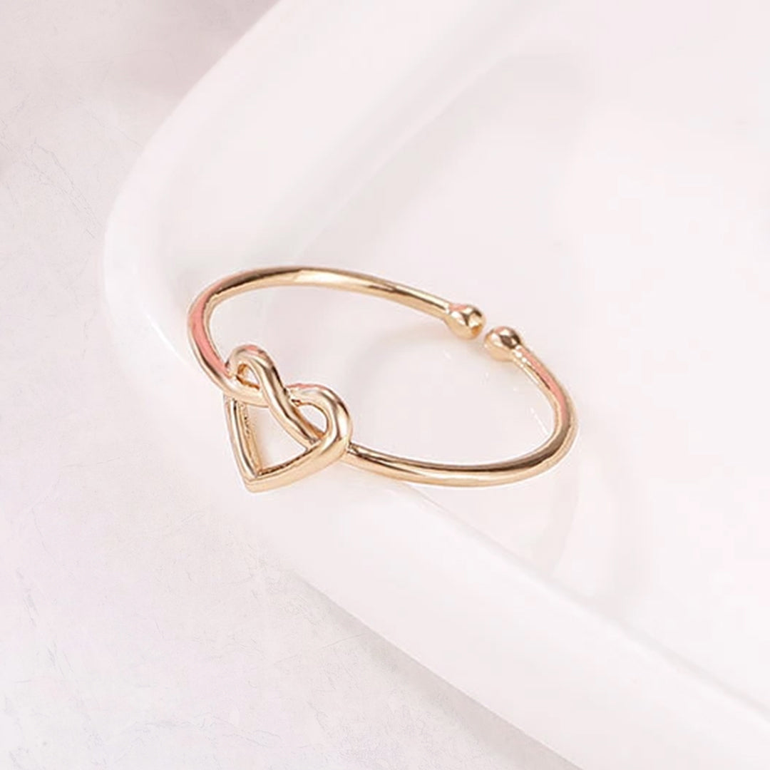 Dainty Knotted Heart Ring