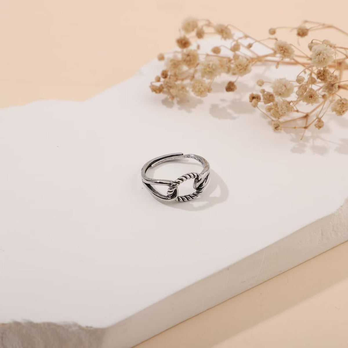 Knot Twisted Ring